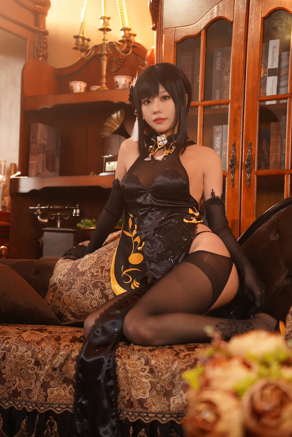 影子喵Ghost - 镇海黑旗袍 [131P,4V-3.71GB] tg@simisebaisi 【丝足阁】021.webp